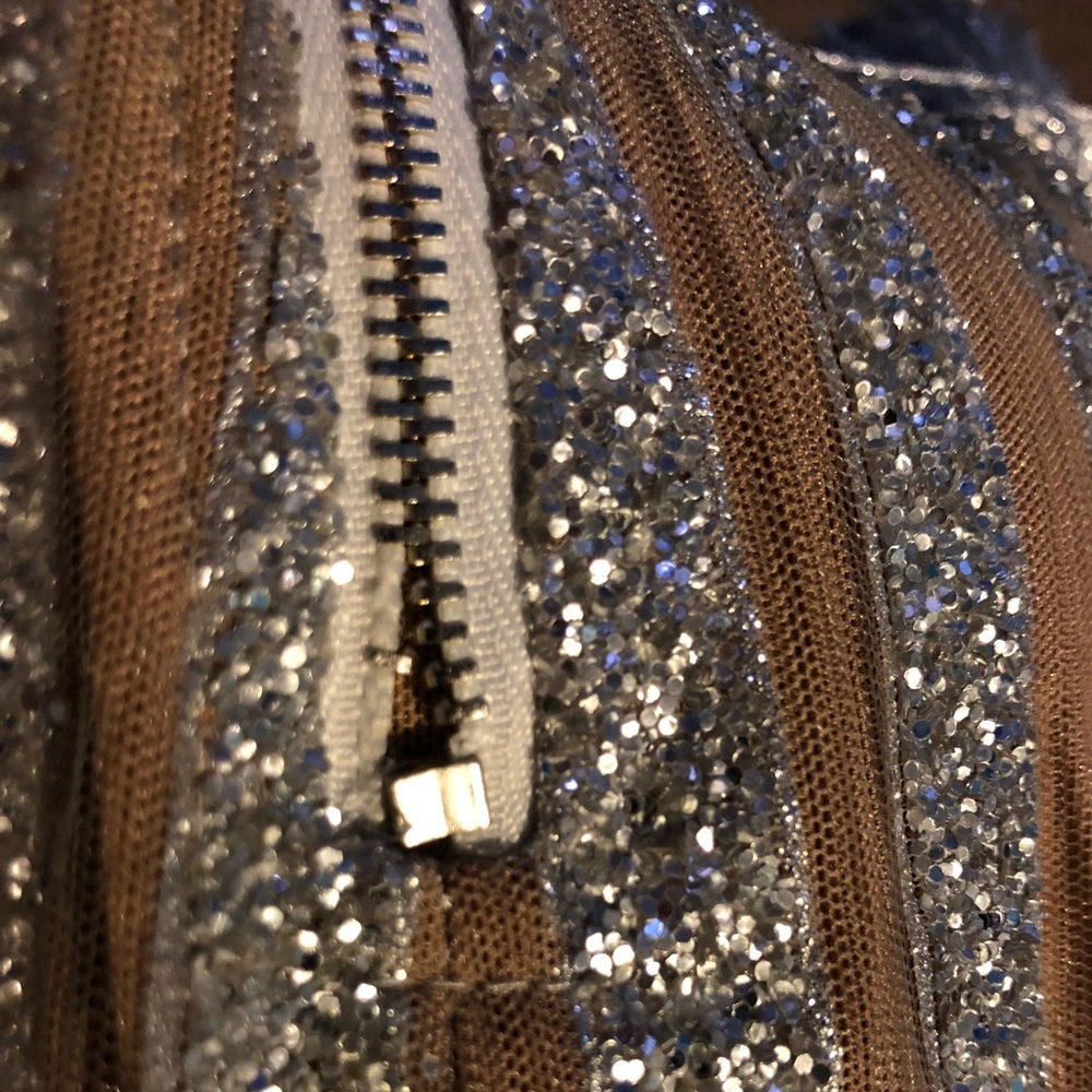 Dress - Picture 6 of 8
